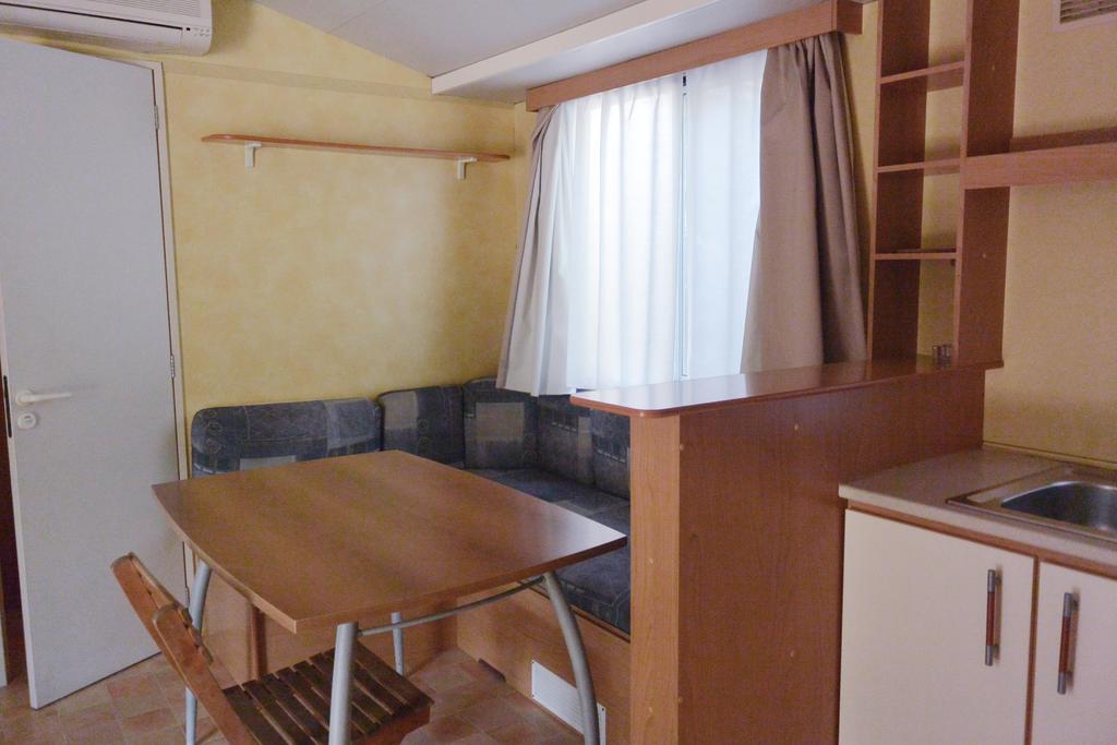 Village Torre Pendente Acampamento